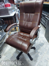Executive office chair boss chair officer chair