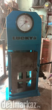 Analog Hand Operated Compression Testing Machines 1500KN