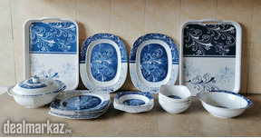 Melamine dinner set of 25 pieces. Colour : Blue and white.