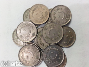 15 Pakistani coins of rupees 5 issued in 2003