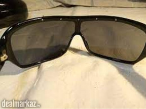 DNKY sun glasses