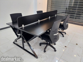 Workstation table
