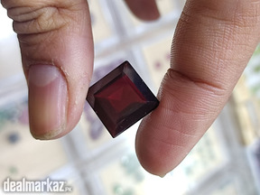 Natural Garnet Stone