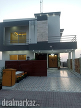 Bahria town rawalpindi phase 8 Urgent for sale 10 marla house basement