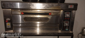 Complete Pizza Setup (Oven, Dough machine with Pains)