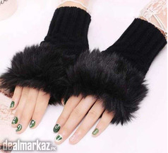 Wool half finger gloves یہاں اصل قیمت موجود نہیں ہے واٹس اپپ کرے