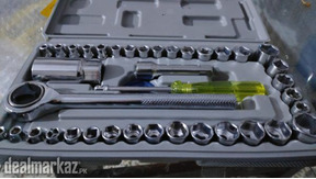 40pcs Aiwa Socket Wrench Tool Kit & Screwdriver And Socket Set