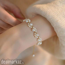 Beautiful Pearl Bracelet for Females