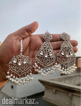 Nauratan Earings Bindya