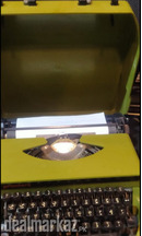Primavera portable Arabic Language Typewriter with cover case