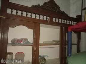 Showcase for sale 100%wood mirror break 2 side 1 side mirror ok ha