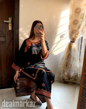 ٹو پی سیز خواتین کے لینن سلے ہوئے کپڑے کڑھائی والا سوٹ
