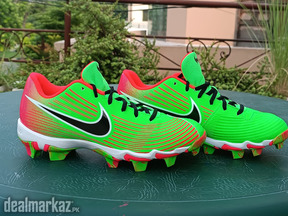 Nike FastFlex Cleats - Lightweight, Comfortable & Versatile!