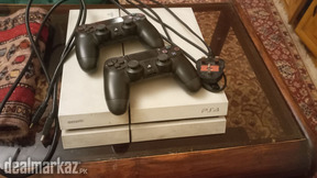 Ps4 500Gb white colour