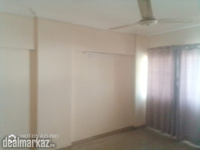 Room available on rent for ladies in Clifton Block 2 Karachi.