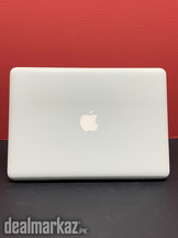 Apple MacBook MC207B/A A1342 13.3in. - White