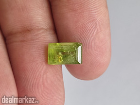 Natural Peridot Stone 3.85 Carat