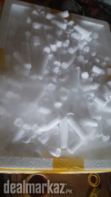 Dry ice and Thermopore boxes