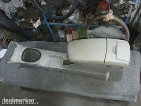 Toyota belta Ambrest console box - Shan Nafees traders