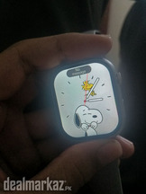 Smartwatch with cable and box
