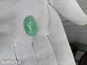 Natural Emerald Cabachon Stone