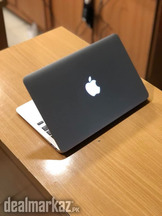 Used laptop in excellent condition available