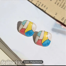 ELEGANT GEOMETRIC STUD EARRINGS