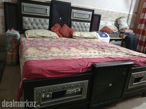 Three piece bedroom set without Mattress
