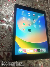 iPad 6th Generation 32GB WiFi | Excellent Condition