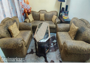 5 Seater Beautiful Sofa with Drawing Room Set for Sale !