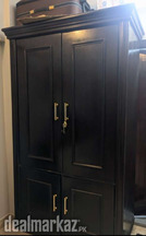 2 big and 2 small door cupboard