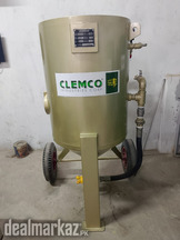 Lucky 300L Heavy-Duty Sand Blasting Machine