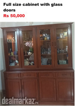 Showcase cabinet for crockery and decorations