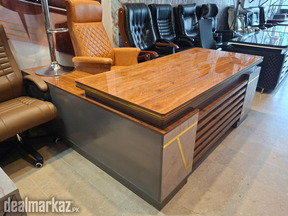 Executive Office Table Glossy Top 6 feet Rajput Office Furniture