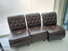 3 Seater Waiting Sofa / Reception Sofa – Excellent Condition